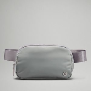 Lululemon Everywhere Belt Bag Silver Drop NWT